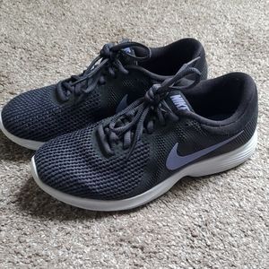 Size 7 nikes dark gray with light purple trim